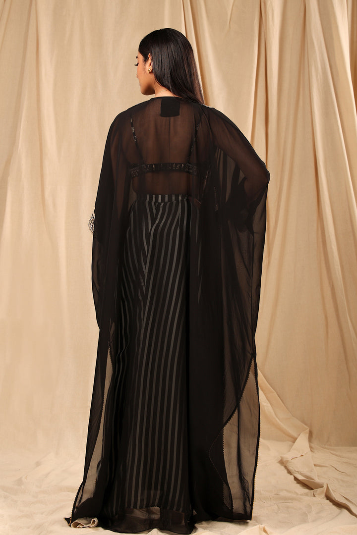 Black abd White Wallflower Cape Set