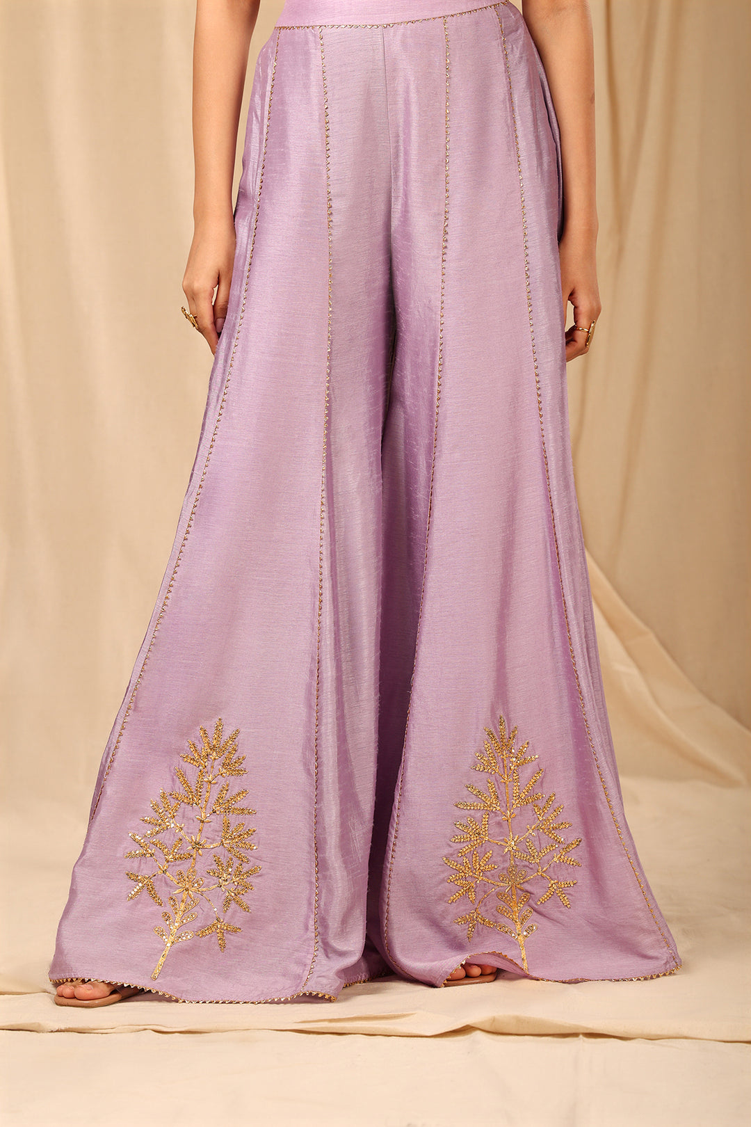 Lilac Wallflower Cape Set