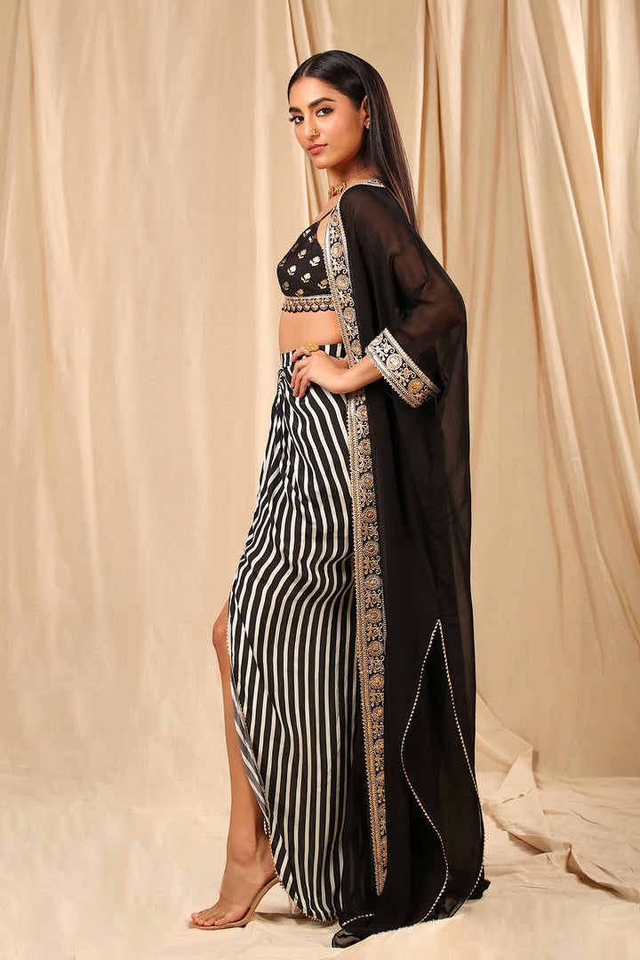 Black abd White Wallflower Cape Set