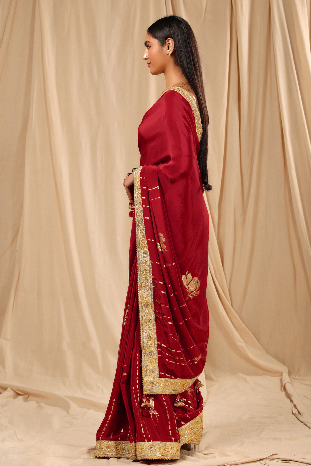 Maroon Mayfly in the Garden Saree